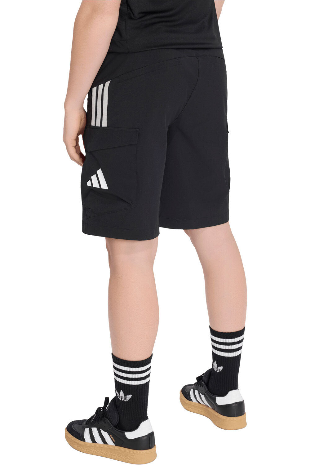 adidas bermuda mujer MERCEDES-AMG PETRONAS F1 TEAM vista trasera