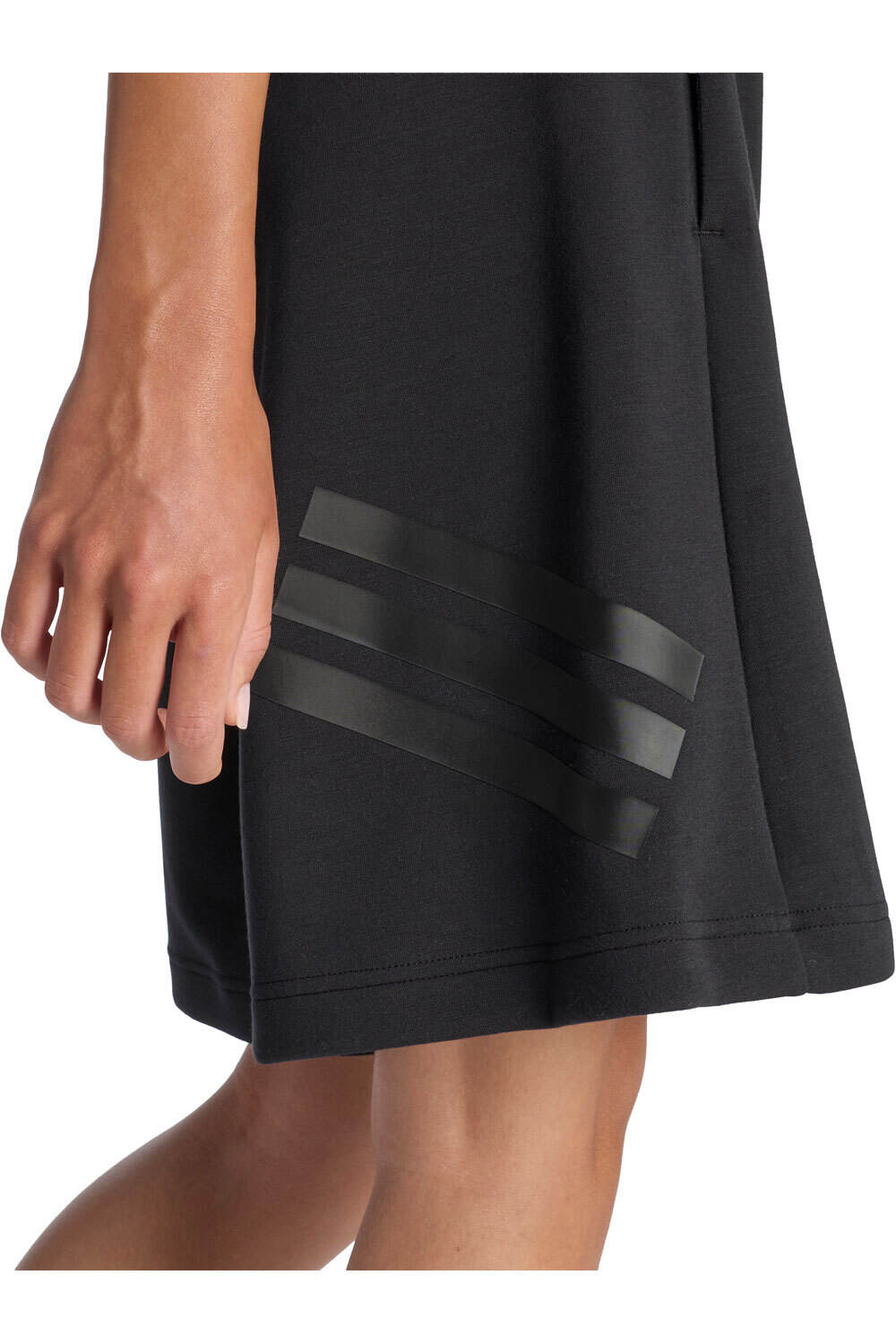 adidas bermuda niña FUTURE ICONS 3 STRIPES 03