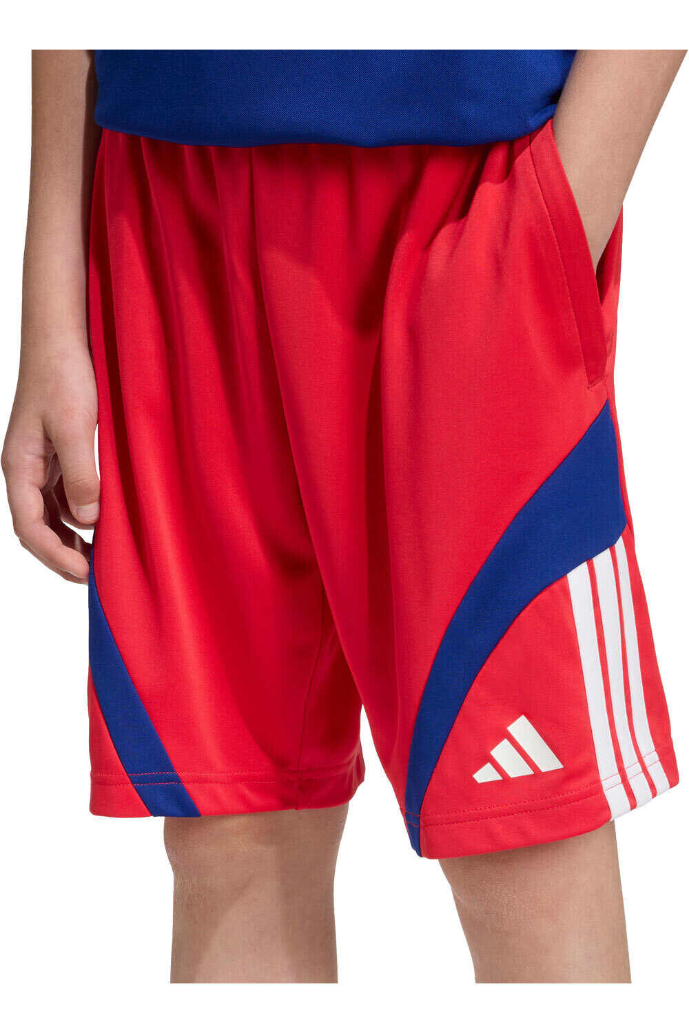 adidas bermuda niño HOUSE OF TIRO vista detalle