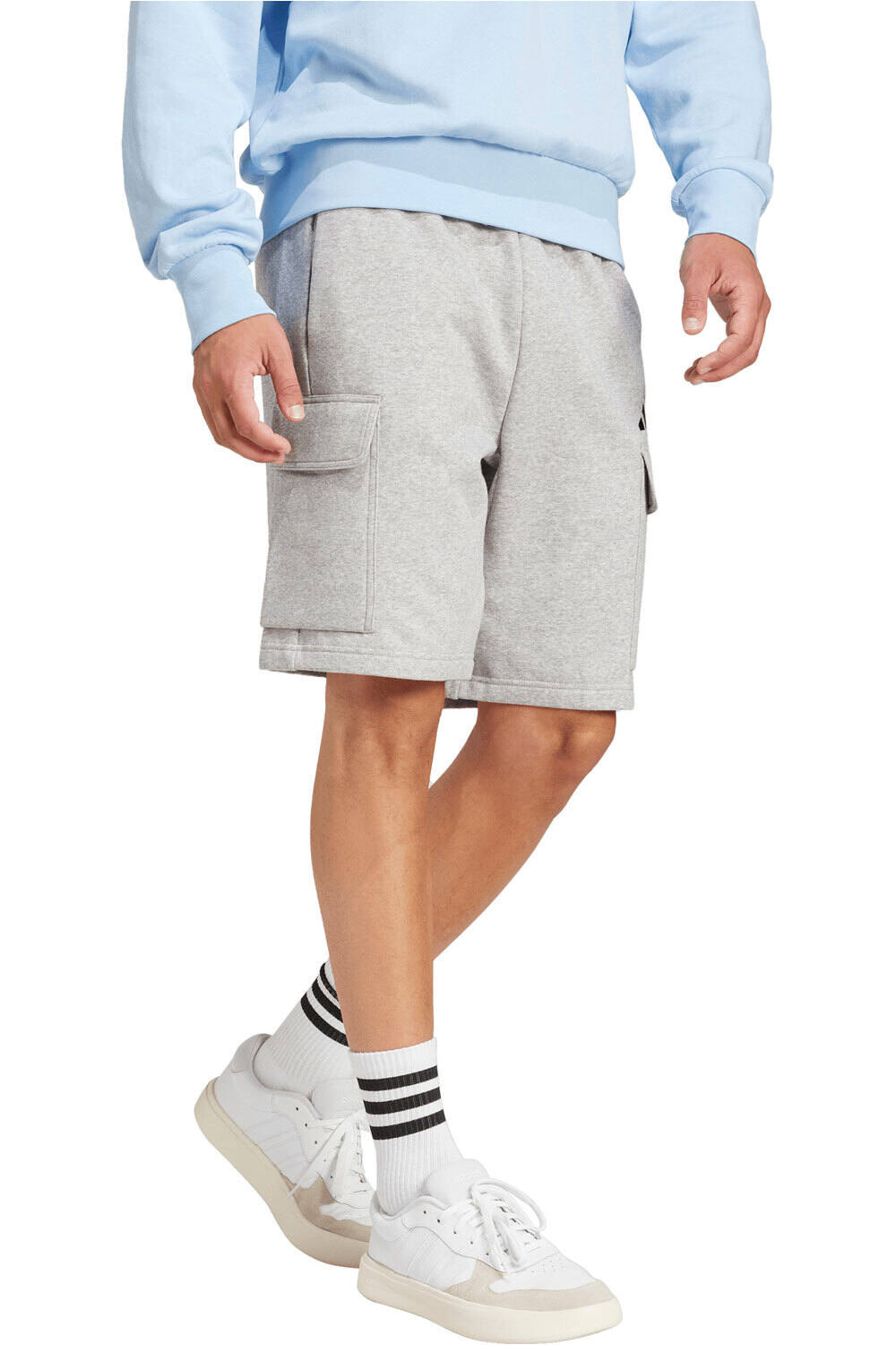 adidas bermudas hombre ESSENTIALS FEEL COZY FLEECE CARGO vista detalle