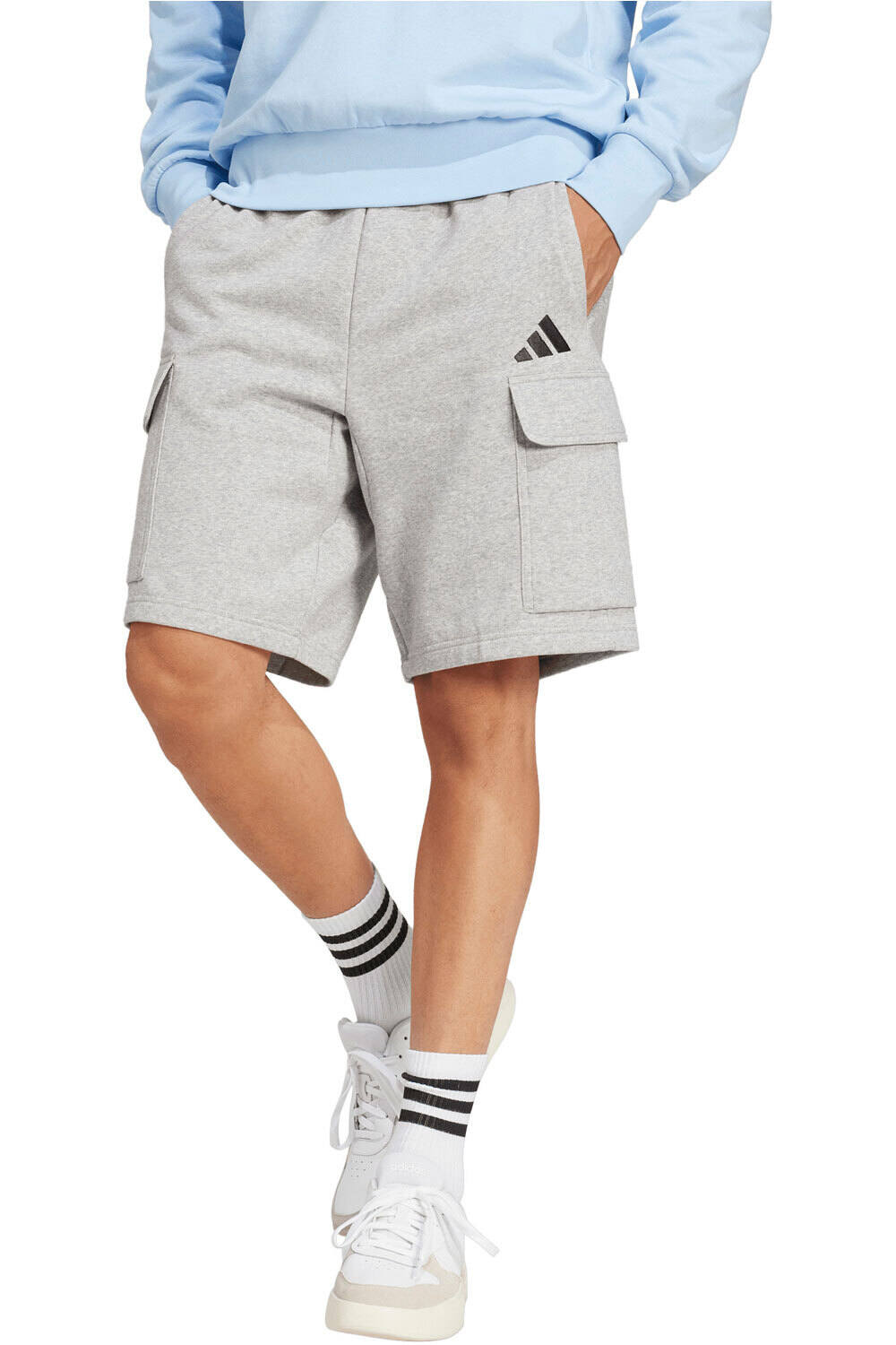adidas bermudas hombre ESSENTIALS FEEL COZY FLEECE CARGO vista frontal