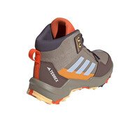 adidas bota trekking niño TERREX AX4R MID HIKING vista trasera