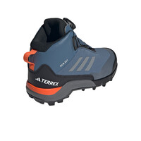 adidas bota trekking niño TERREX WINTER MID BOA R.RDY K vista trasera