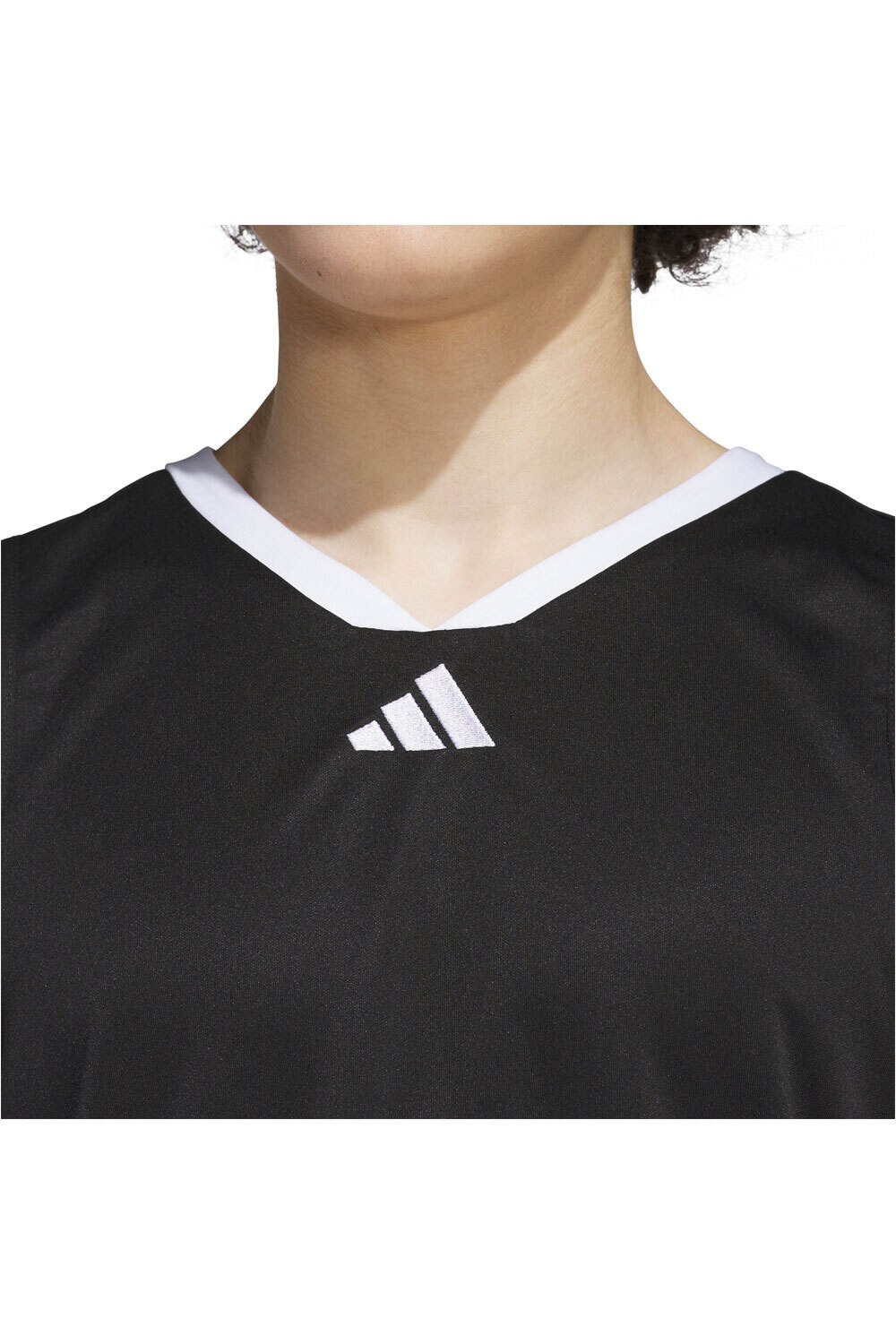 adidas camiseta baloncesto BASKETBALL LEGENDS vista detalle