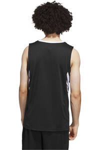 adidas camiseta baloncesto BASKETBALL LEGENDS vista trasera
