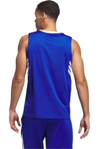 adidas camiseta baloncesto BASKETBALL LEGENDS vista trasera