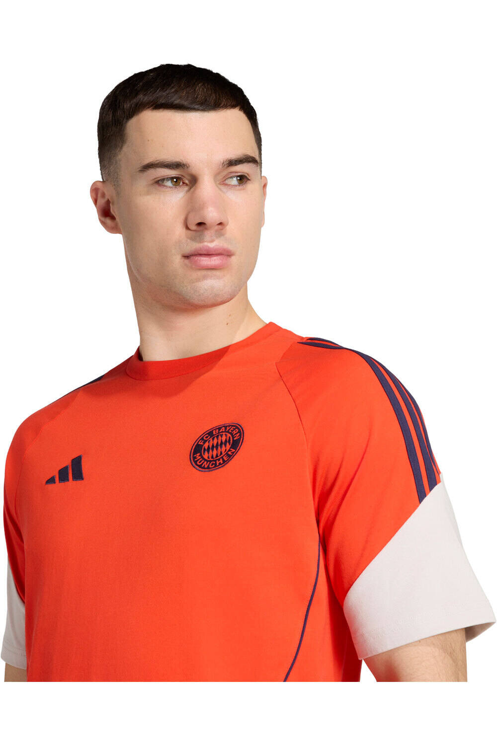 adidas camiseta de fútbol oficiales FC BAYERN TIRO 24 SWEAT vista detalle