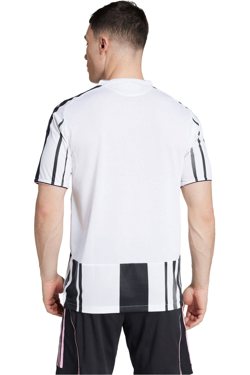 adidas camiseta de fútbol oficiales JUVENTUS 25/26 HOME AUTHENTIC vista trasera