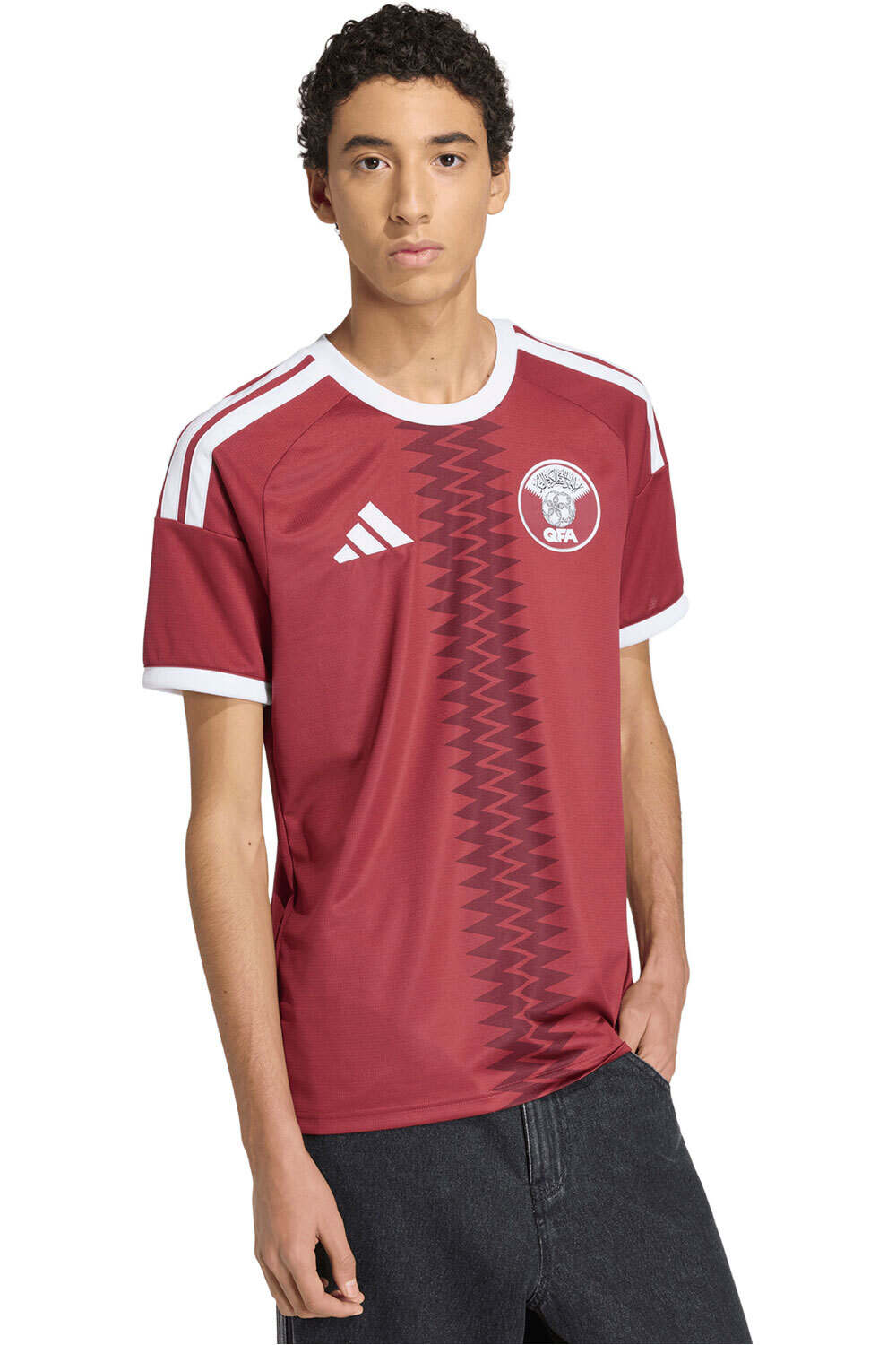 adidas camiseta de fútbol oficiales PRIMERA EQUIPACIN QATAR 26 vista frontal