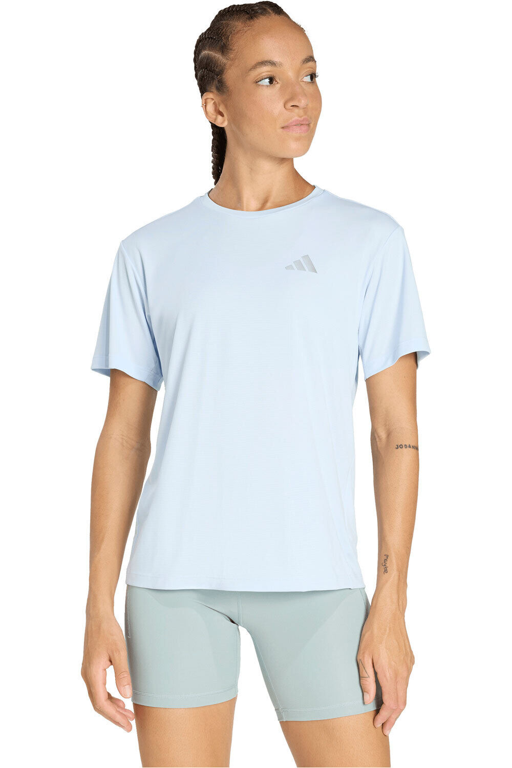 adidas camiseta entrenamiento manga corta mujer Run Ess Tee W vista frontal