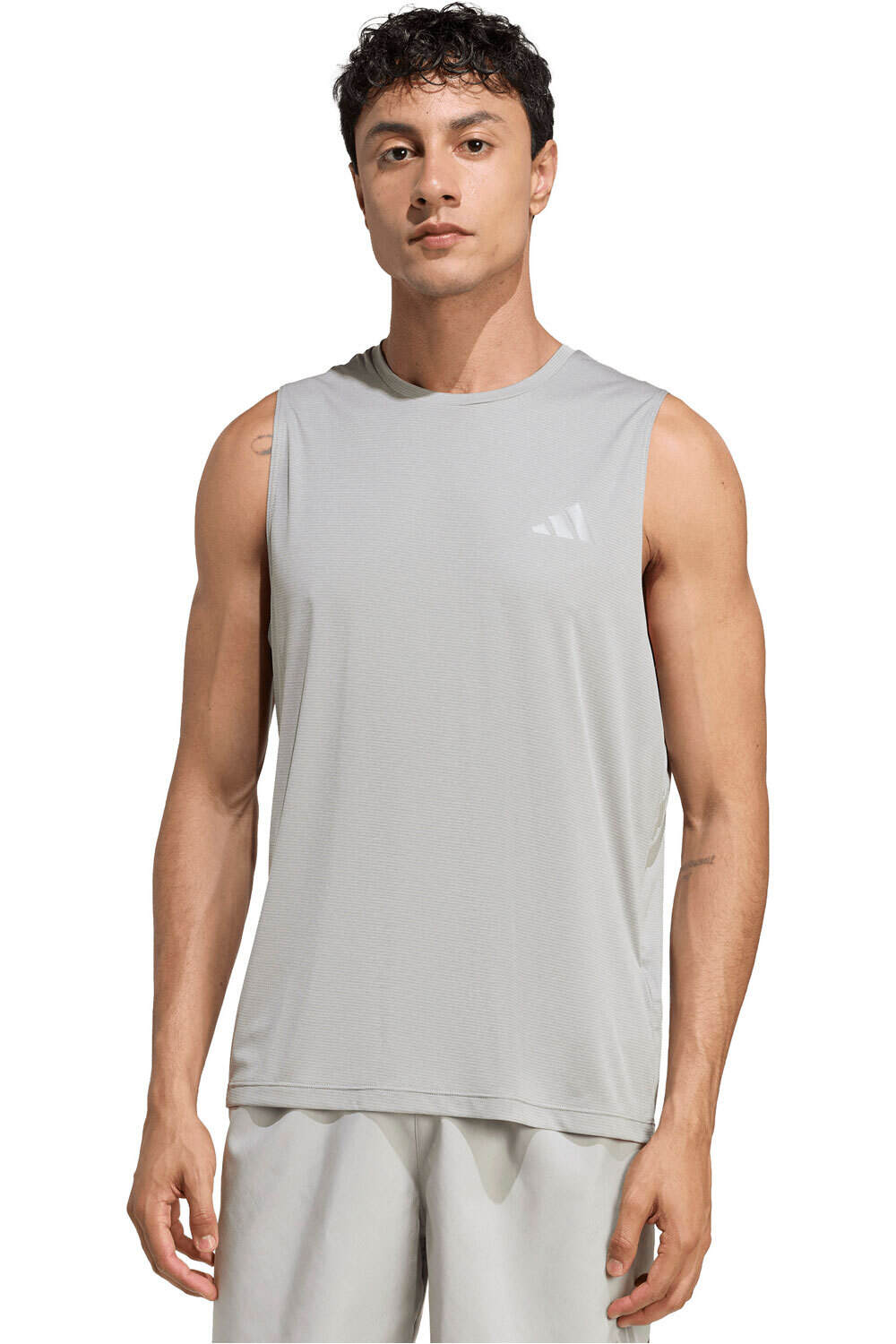 adidas camiseta entrenamiento tirantes hombre Run Ess Tank M vista frontal