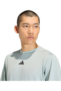 adidas camiseta fitness hombre D4T ESSENTIALS vista detalle