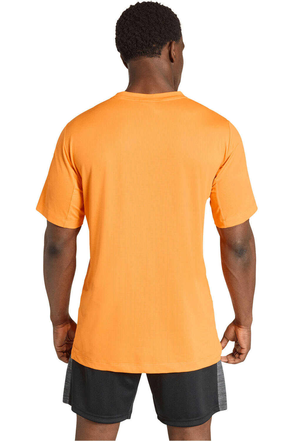 adidas camiseta fitness hombre D4T ESSENTIALS vista trasera