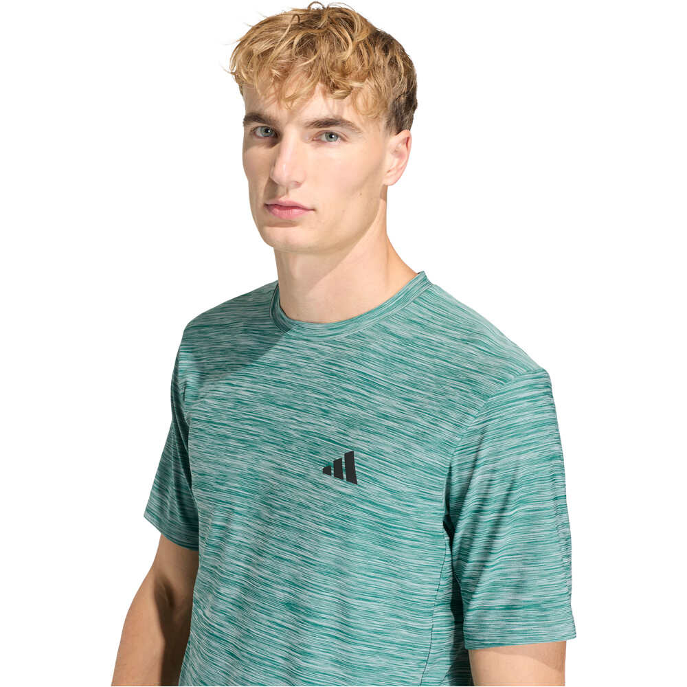 adidas camiseta fitness hombre ENTRENAMIENTO ESSENTIALS FLEX vista detalle
