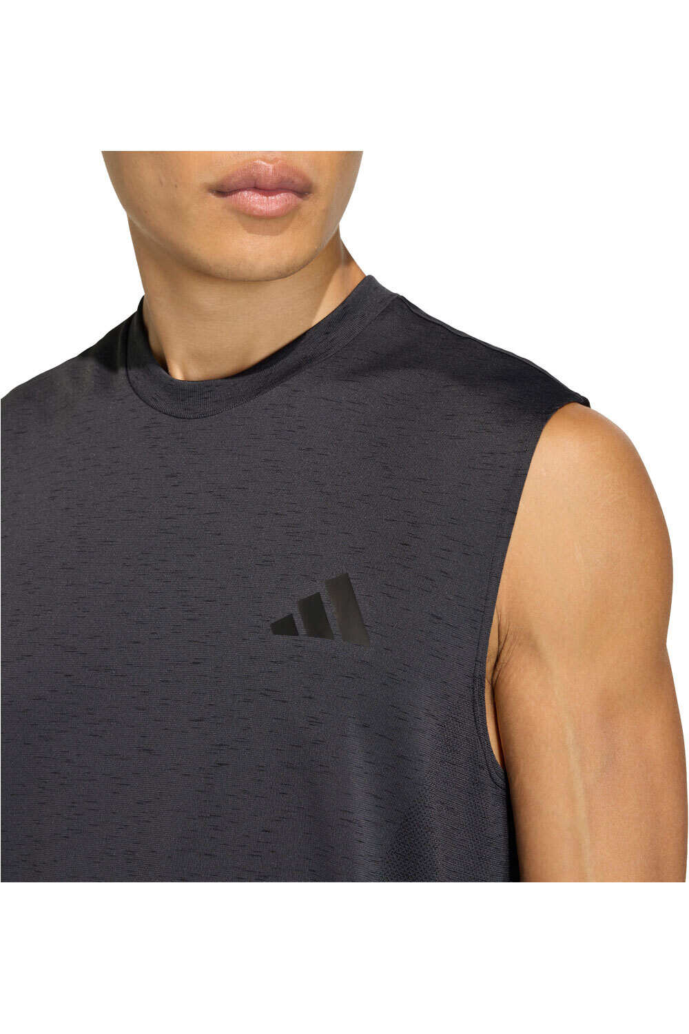 adidas camiseta fitness hombre ENTRENAMIENTO SIN COSTURAS ESSENTIALS vista detalle