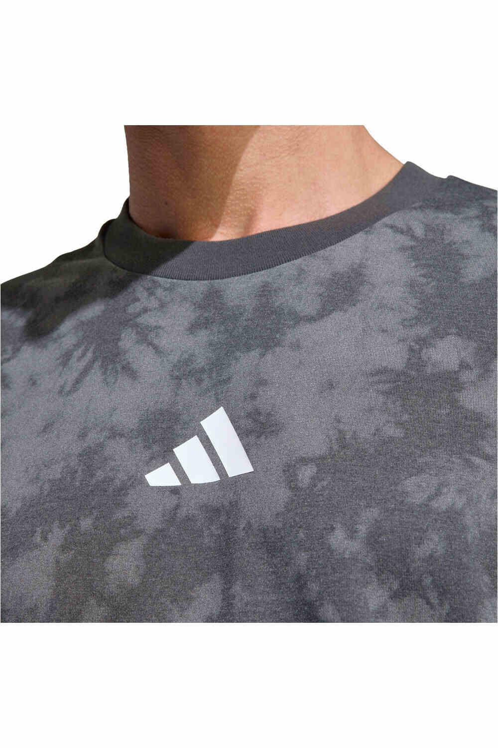 adidas camiseta fitness hombre ESTAMPADA FUN TRAINING vista detalle