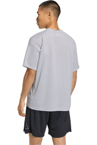 adidas camiseta fitness hombre LOGOTIPO ESSENTIALS FEELREADY vista trasera