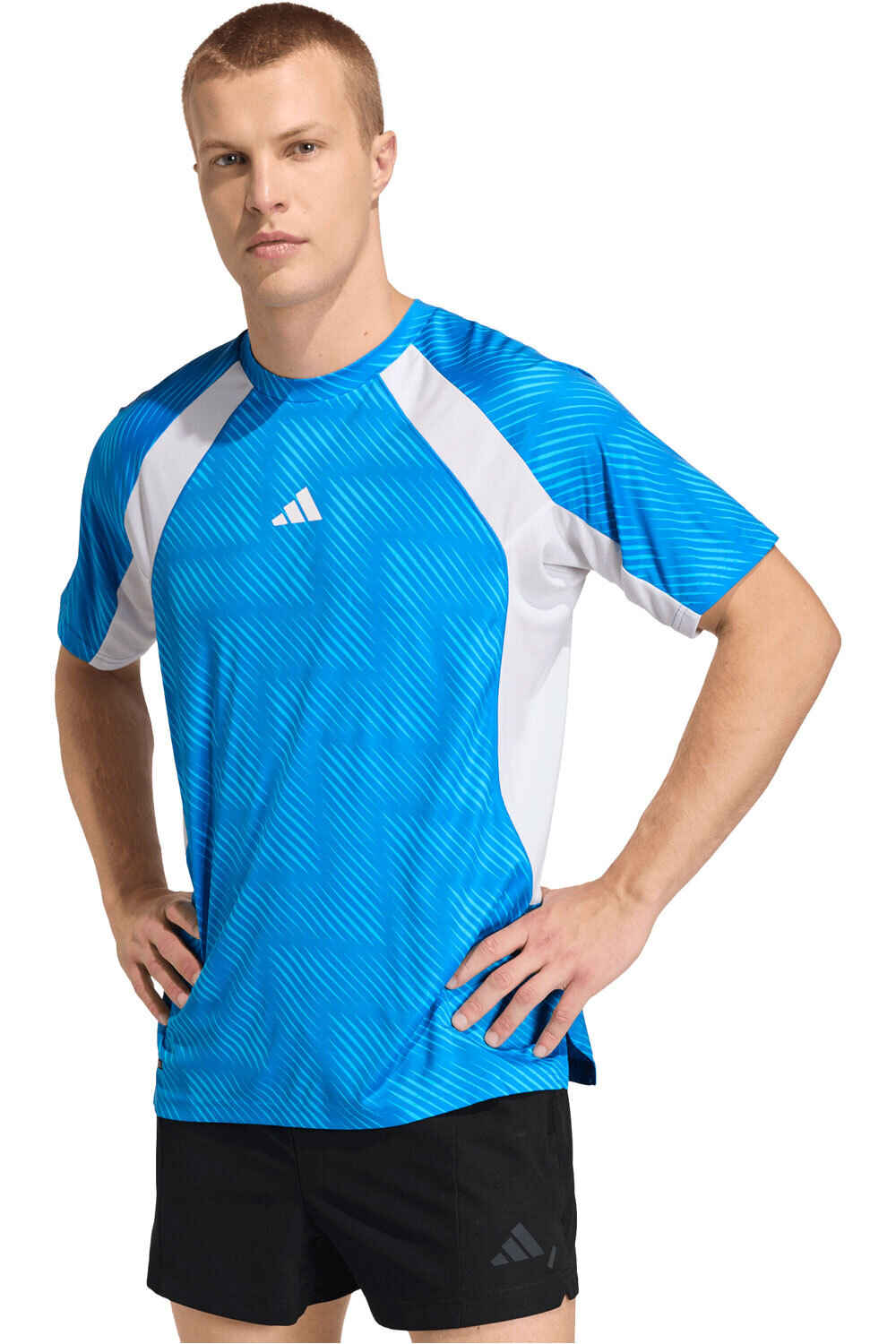 adidas camiseta fitness hombre TECH APPAREL WC26 vista frontal