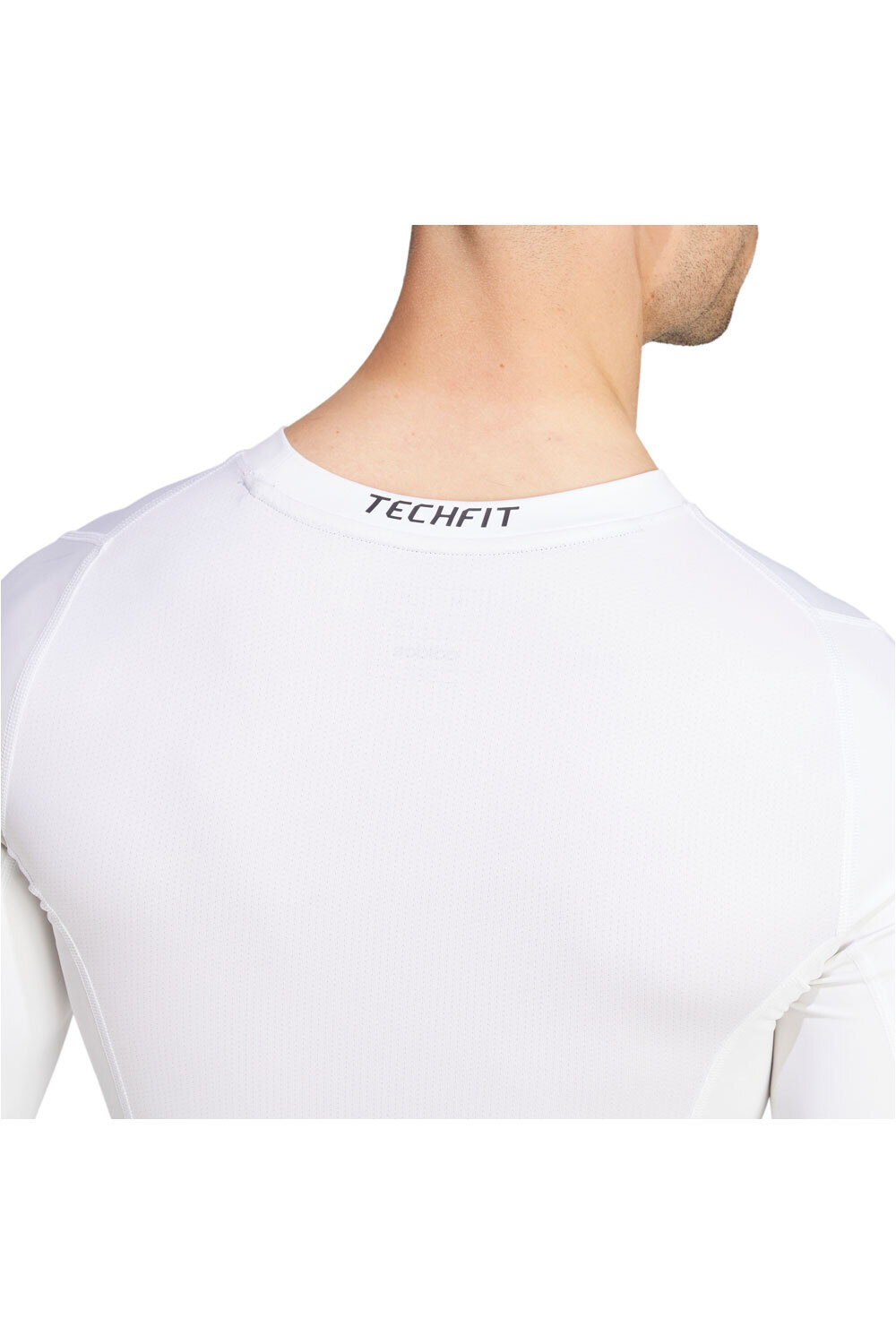 adidas camiseta fitness hombre TECHFIT vista detalle