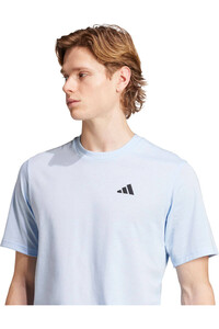 adidas camiseta fitness hombre TRAIN ESSENTIALS FEELREADY vista detalle