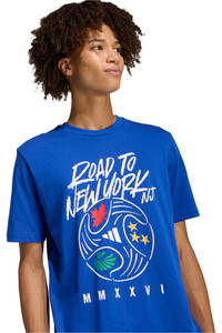 adidas camiseta manga corta hombre FIFA WC ROAD TO NY NJ GRAPHIC vista detalle