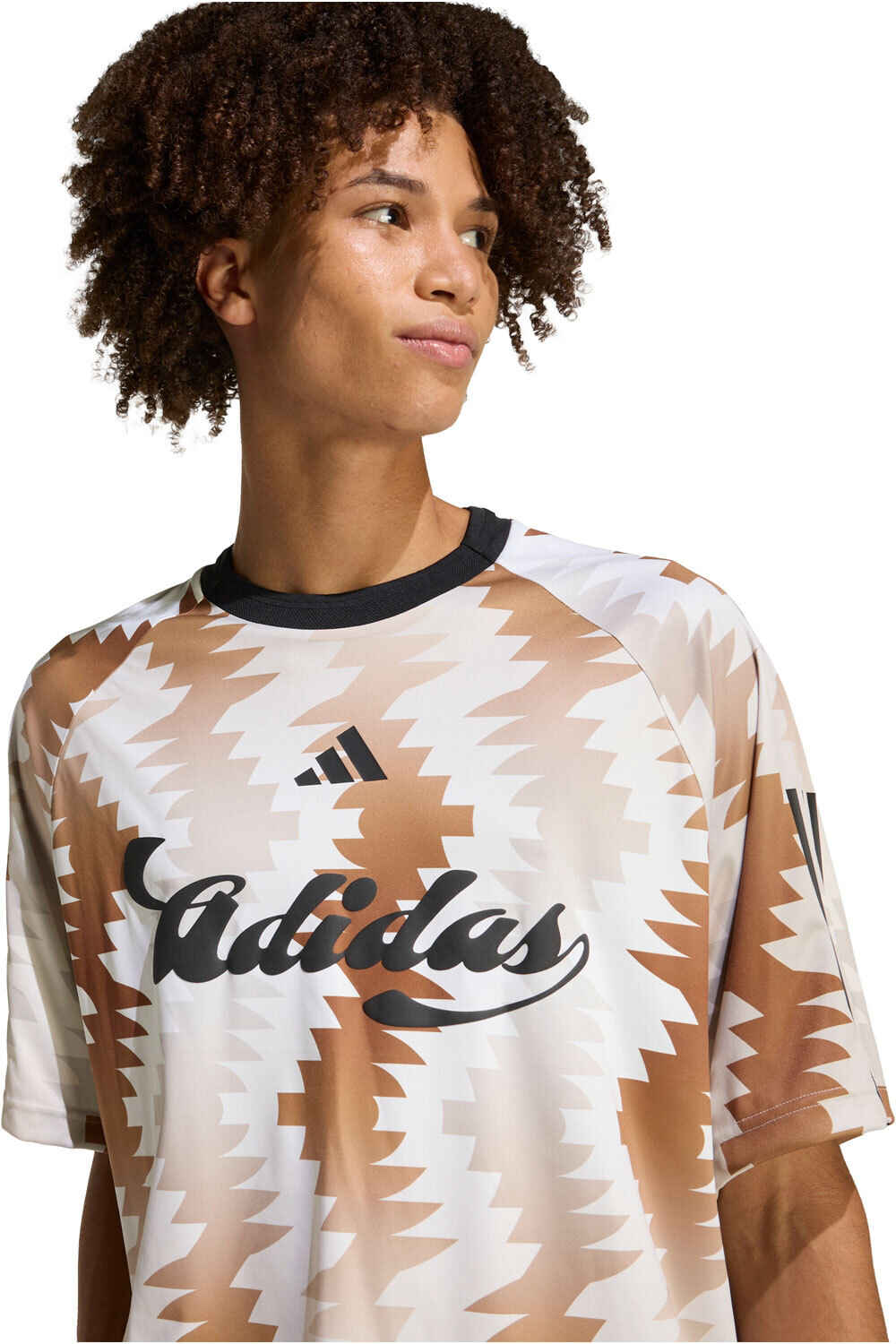 adidas camiseta manga corta hombre HOUSE OF TIRO X COMMON GOAL vista detalle