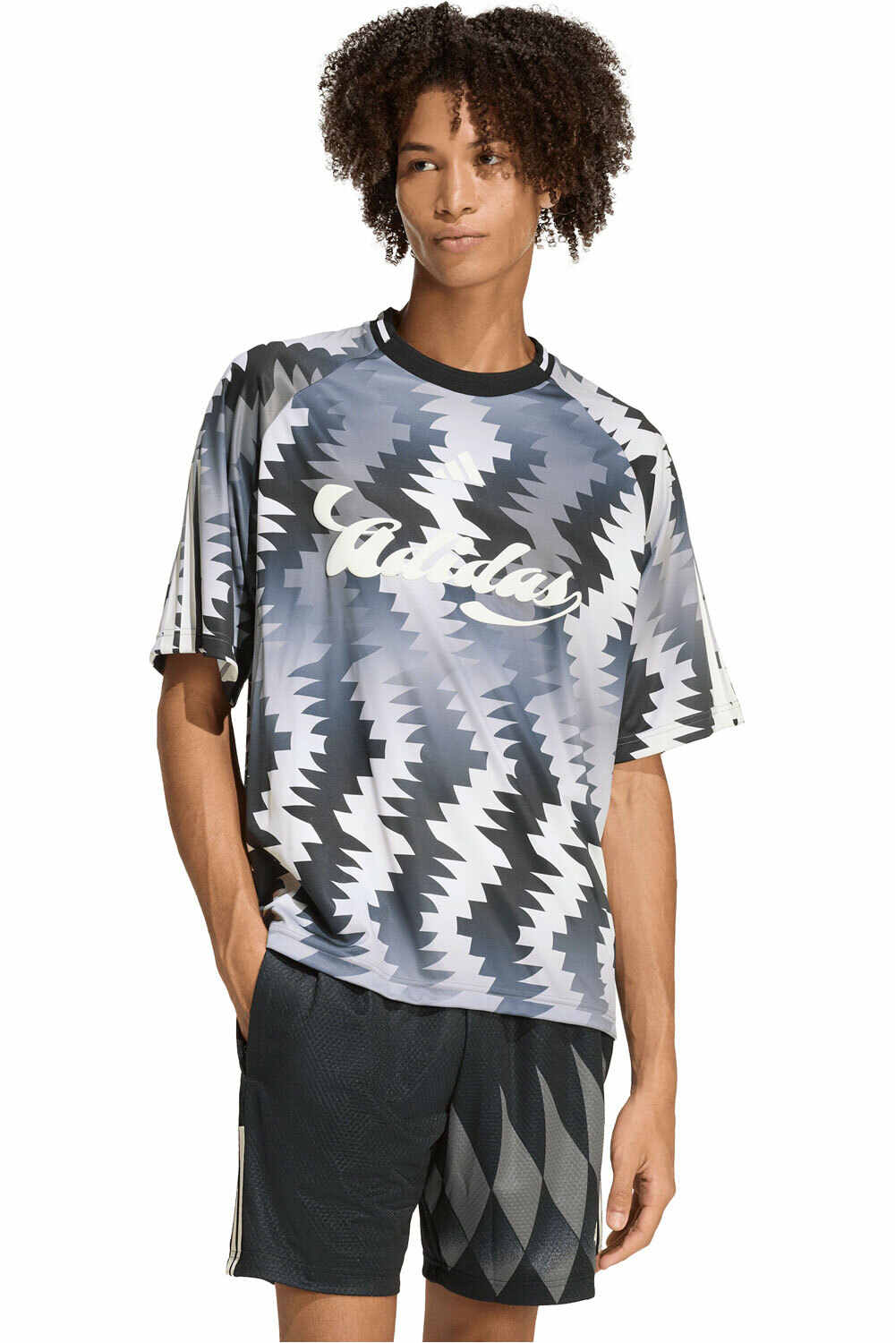 adidas camiseta manga corta hombre HOUSE OF TIRO X COMMON GOAL vista frontal