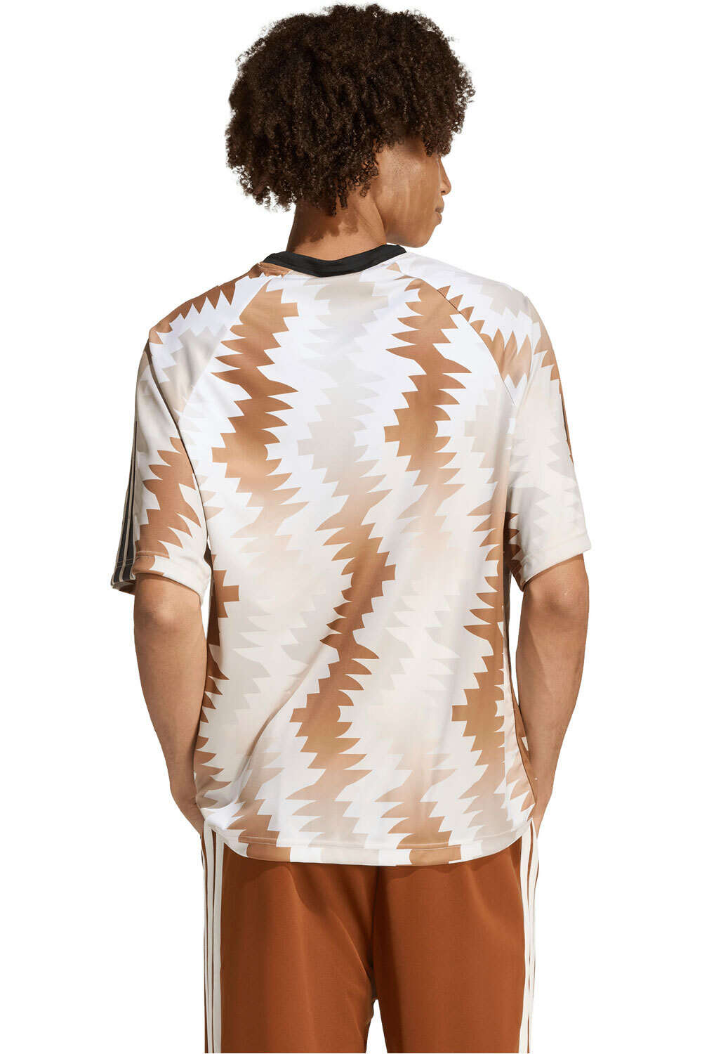 adidas camiseta manga corta hombre HOUSE OF TIRO X COMMON GOAL vista trasera