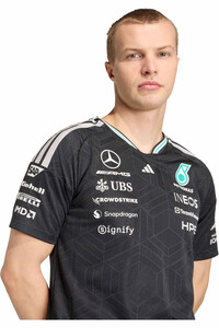 adidas camiseta manga corta hombre PILOTO MERCEDES-AMG PETRONAS F1 vista detalle