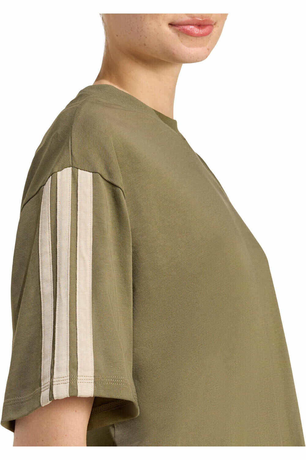 adidas camiseta manga corta mujer ESSENTIALS BOYFRIEND 3 BANDAS 03