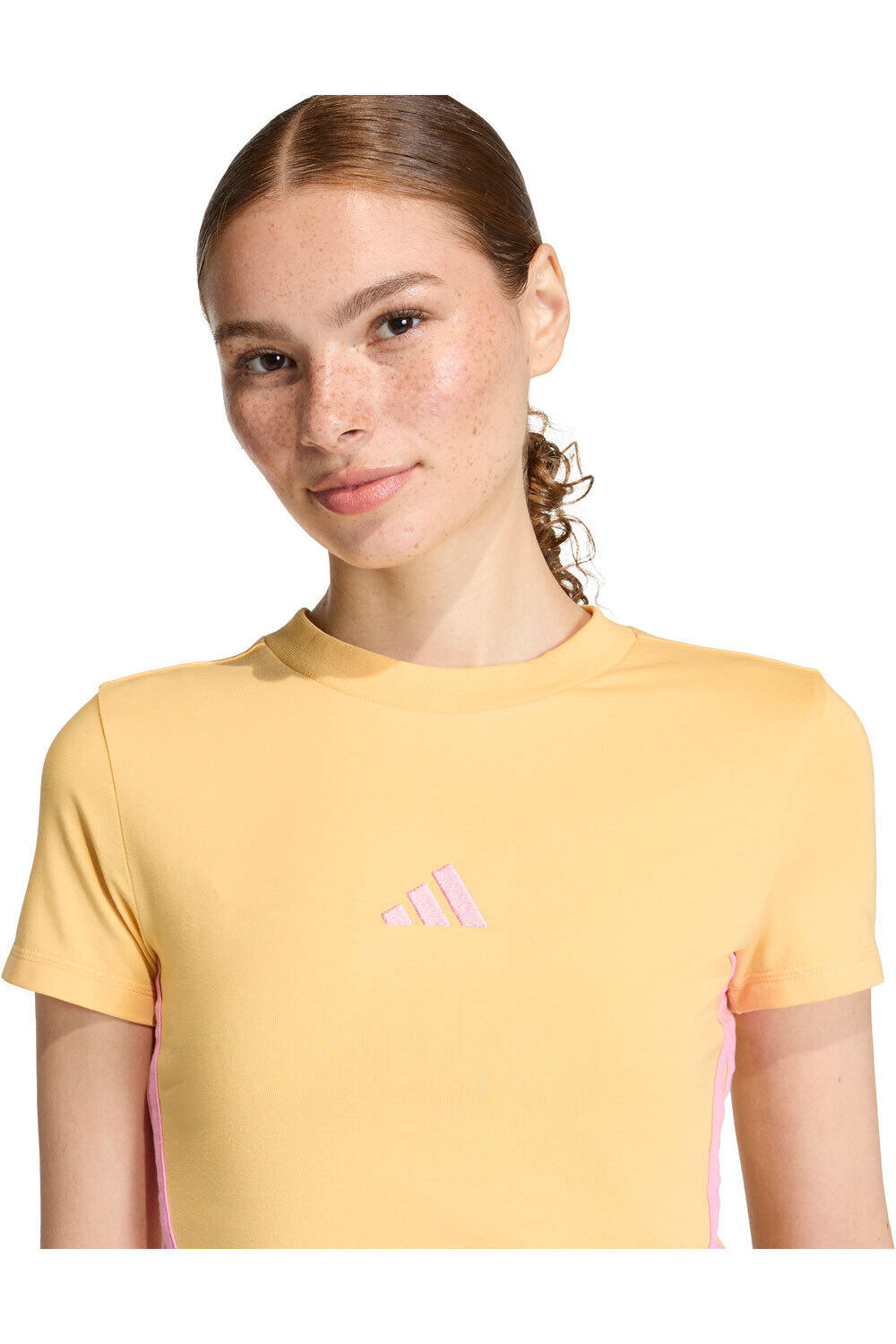 adidas camiseta manga corta mujer ESSENTIALS vista detalle