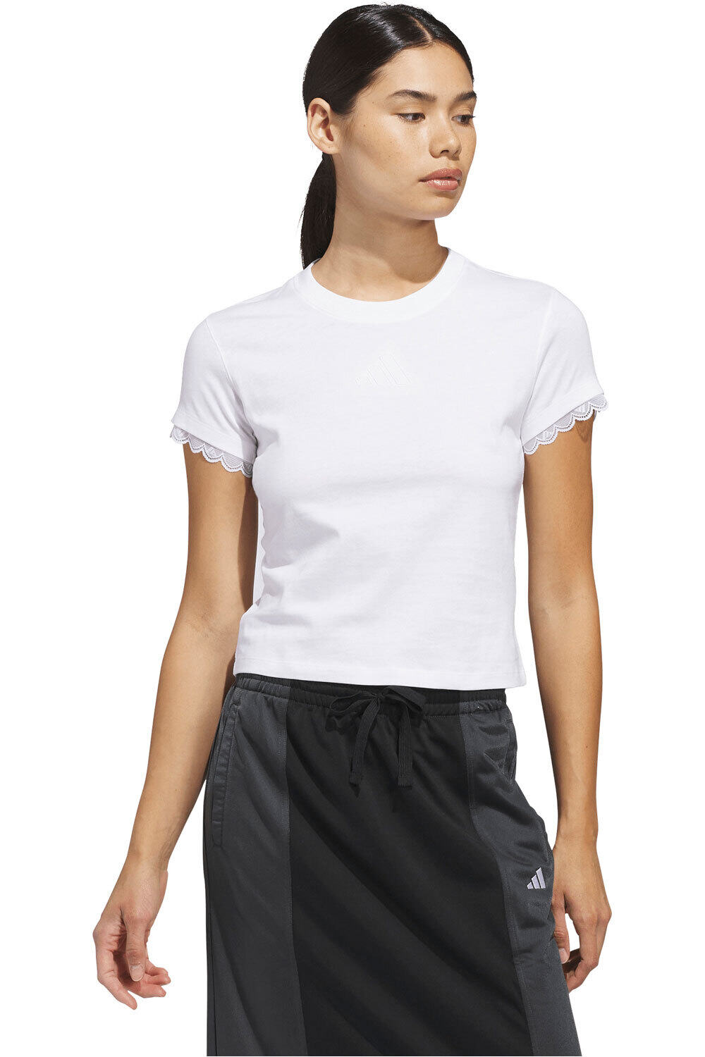 adidas camiseta manga corta mujer ESTAMPADA ENCAJE MANGAS OUTLINES LOGO vista frontal