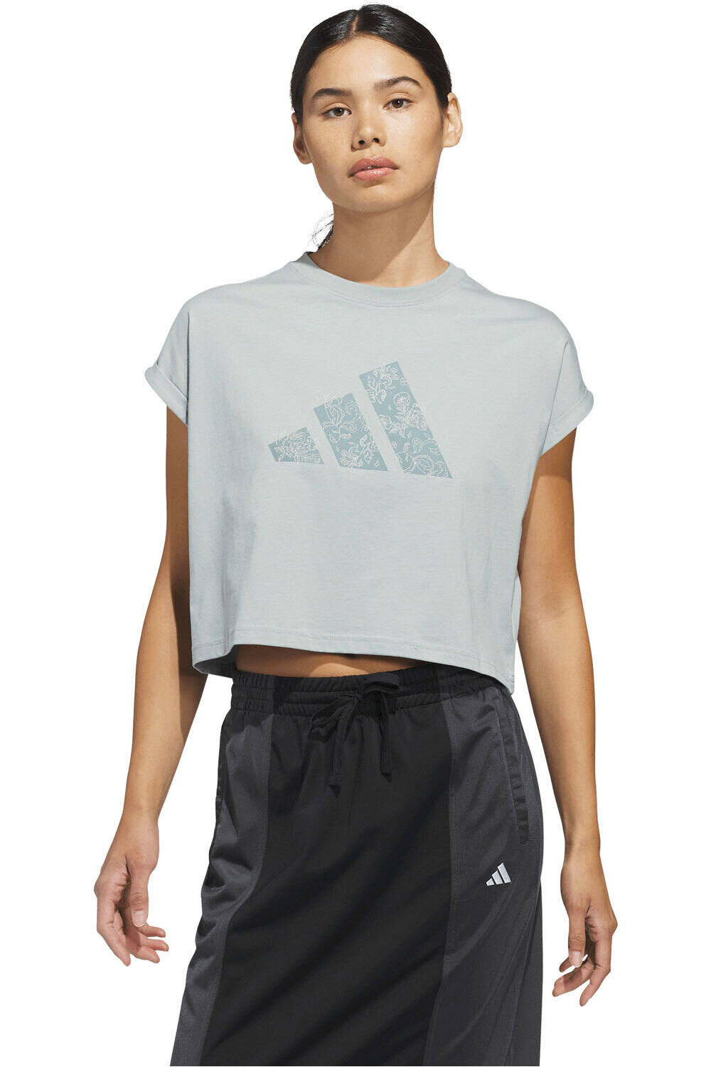 adidas camiseta manga corta mujer LOGOTIPO GRANDE WESTERN FLORALS vista frontal