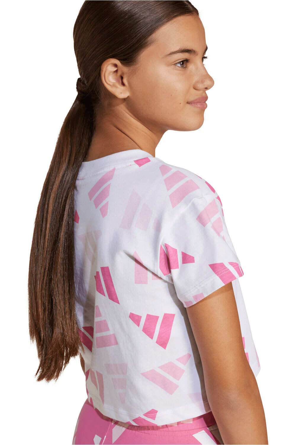 adidas camiseta manga corta niña SEASONAL ESSENTIALS vista detalle