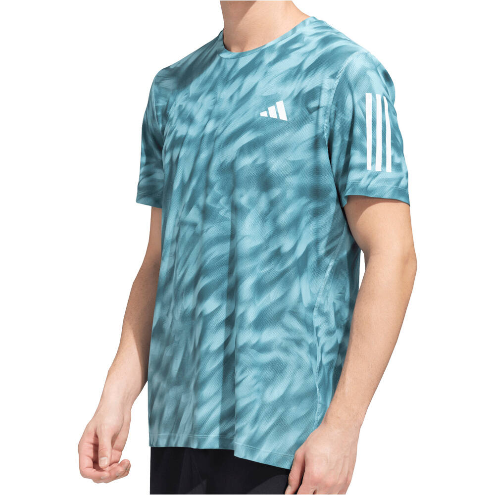 adidas camiseta técnica manga corta hombre OWN THE RUN ALLOVER PRINT vista detalle