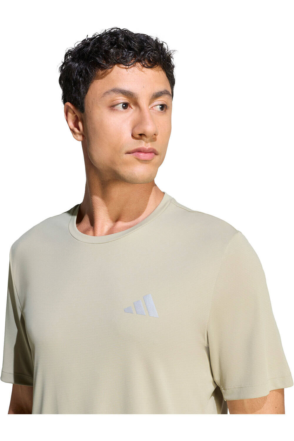 adidas camiseta técnica manga corta hombre Run Ess Tee M vista detalle