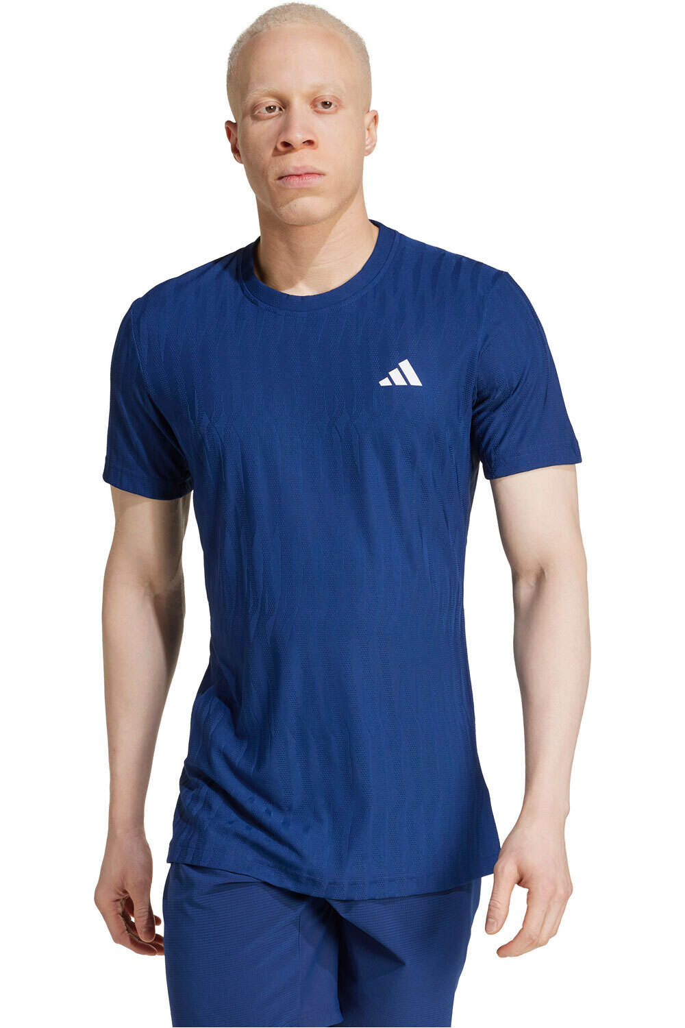adidas camiseta tenis manga corta hombre CAMISETA T FREELIFT DARK BLUE vista frontal