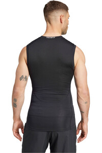 adidas camiseta tirantes fitness hombre TF C SL TEE vista trasera