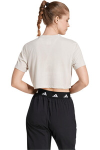 adidas camisetas fitness mujer TRAIN ESSENTIALS BOXY vista trasera