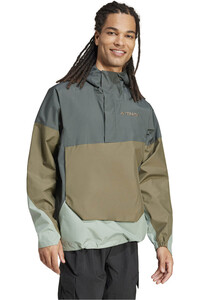 adidas chaqueta impermeable hombre XPL 2.5L ANORAK vista detalle