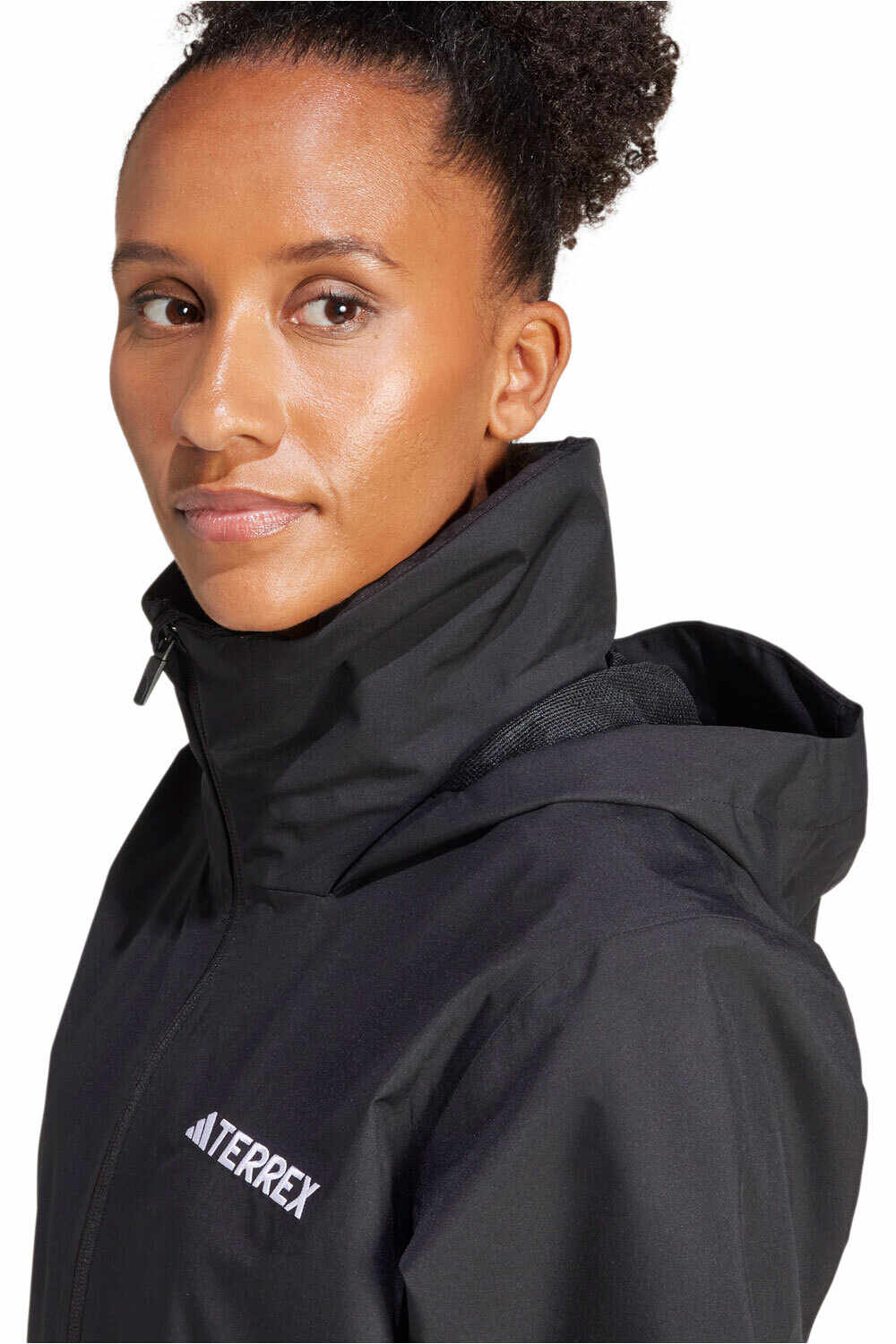 adidas chaqueta outdoor mujer MULTI ESSENTIALS 2L 03