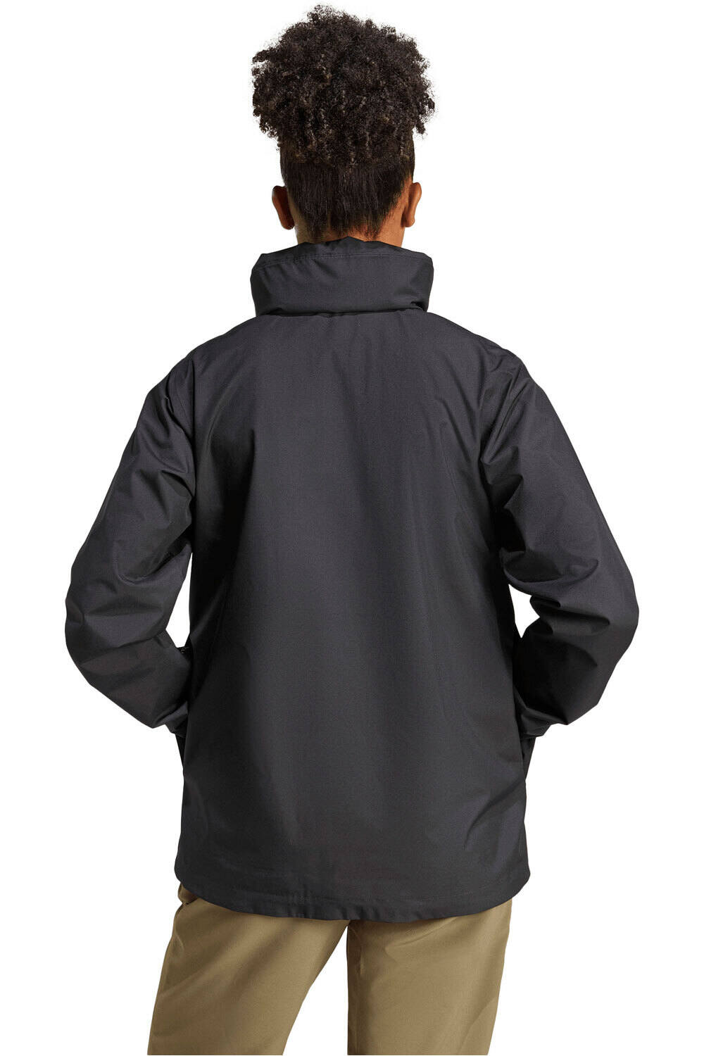 adidas chaqueta outdoor mujer MULTI ESSENTIALS 2L vista trasera