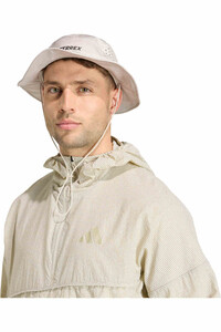 adidas chaqueta softshell hombre XPL WIND ANORAK vista detalle