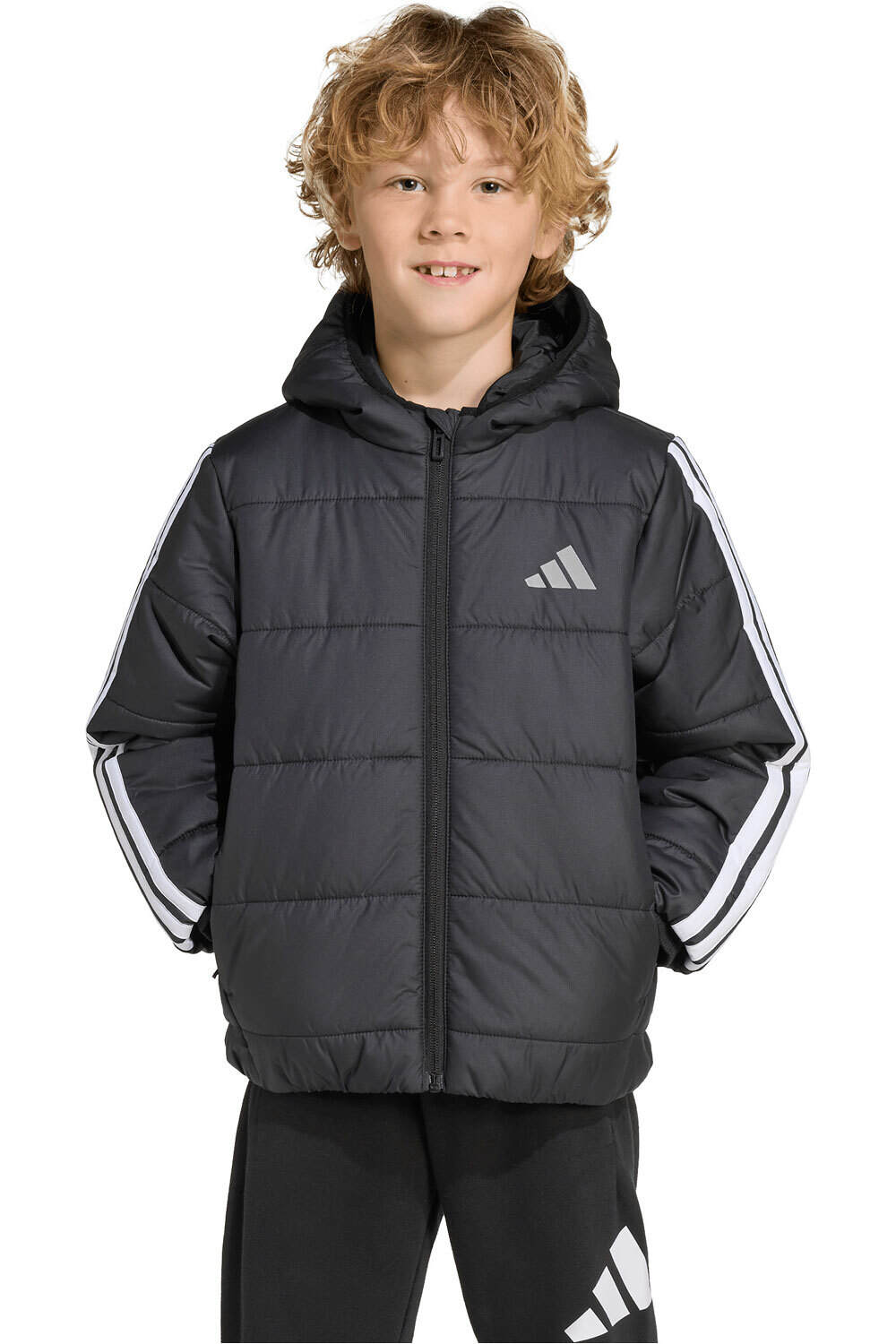 adidas chubasquero niño ESSENTIALS 3 STRIPES vista frontal
