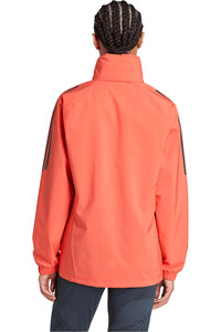 adidas chubasqueros y chaquetones entrenamiento fútbol B.MUNICH 26 RAIN JKTW vista trasera