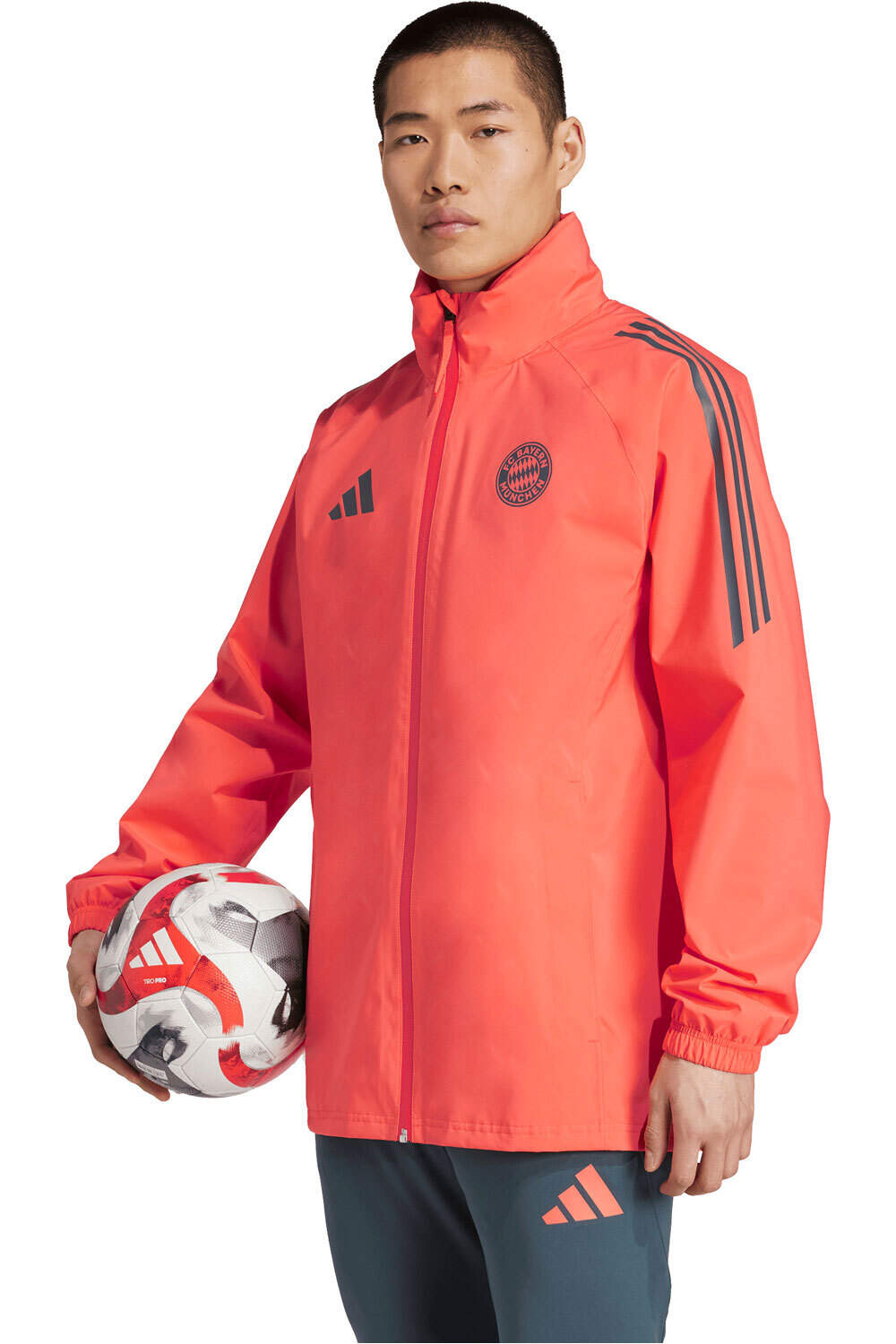 adidas chubasqueros y chaquetones entrenamiento fútbol FC BAYERN TIRO24 RAIN vista frontal