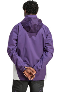 adidas chubasqueros y chaquetones entrenamiento fútbol MANCHESTER UNITED 25/26 COMPETITION vista trasera