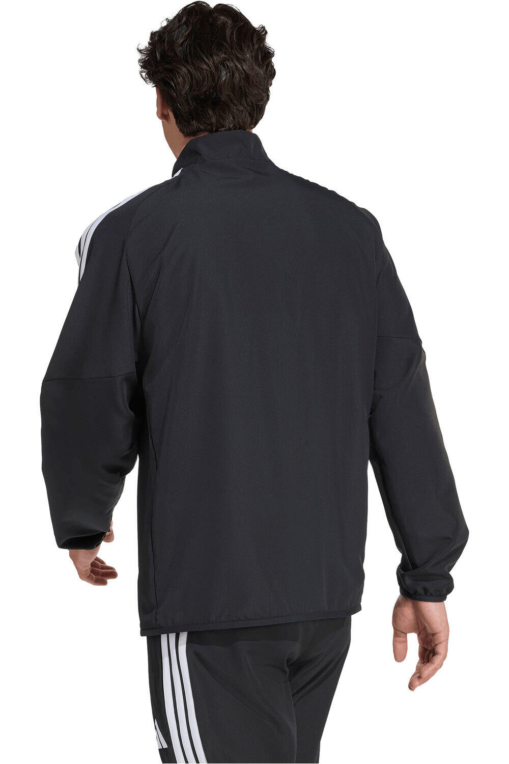 adidas chubasqueros y chaquetones entrenamiento fútbol PRESENTACIN TIRO26 LEAGUE vista trasera