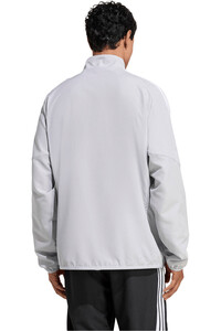 adidas chubasqueros y chaquetones entrenamiento fútbol PRESENTACIN TIRO26 LEAGUE vista trasera