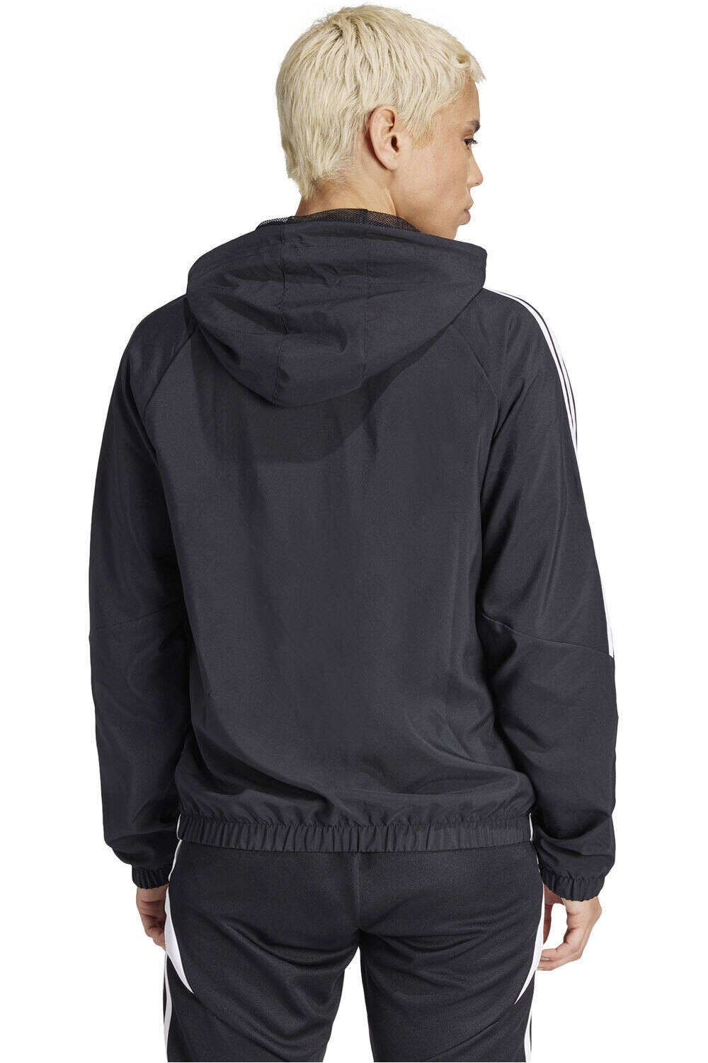 adidas chubasqueros y chaquetones entrenamiento fútbol TIRO24 WBW vista trasera